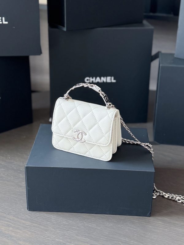 Chanel 22s handbag 13*10cm white 240401bag1st - Image 5