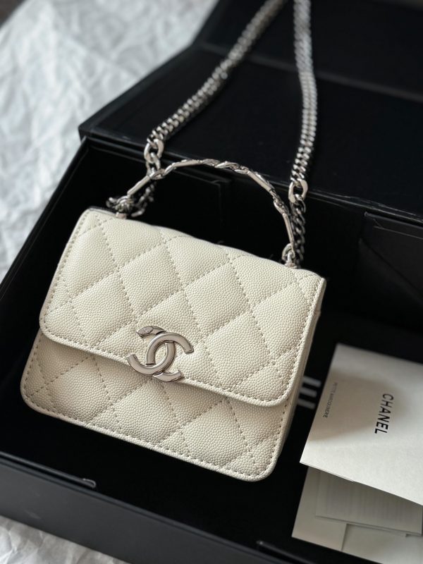 Chanel 22s handbag 13*10cm white 240401bag1st - Image 6
