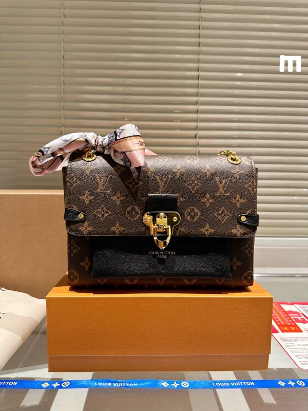 Louis Vuitton victoria messenger bag  Néonoé 18*26cm