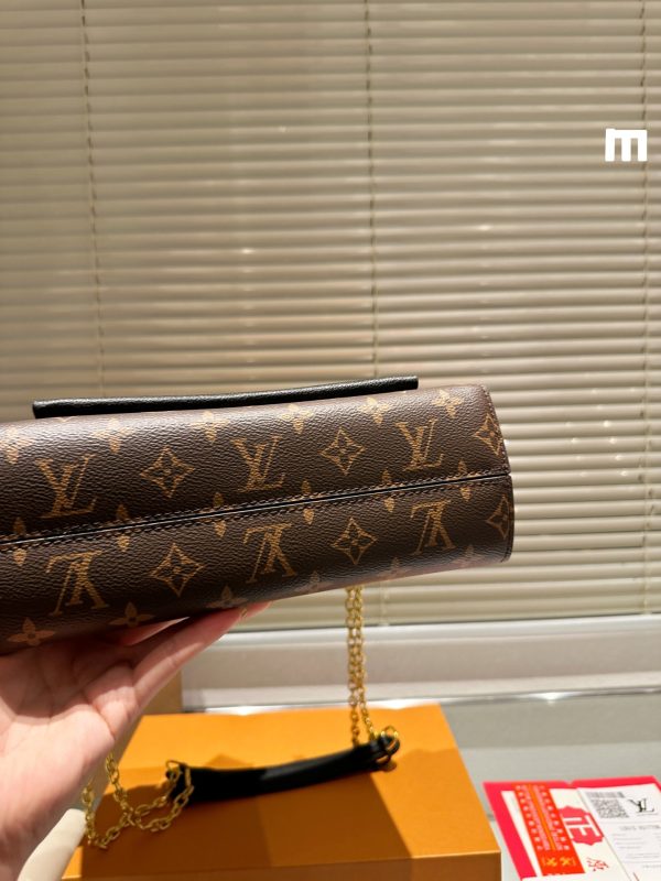 Louis Vuitton victoria messenger bag  Néonoé 18*26cm - Image 6