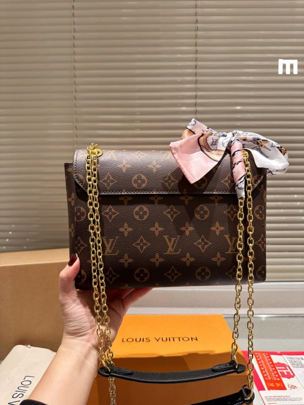 Louis Vuitton victoria messenger bag  Néonoé 18*26cm - Image 7