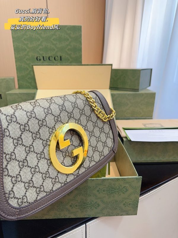 Gucci round interlocking double G metal logo chain bag 27*4*17cm brown - Image 2