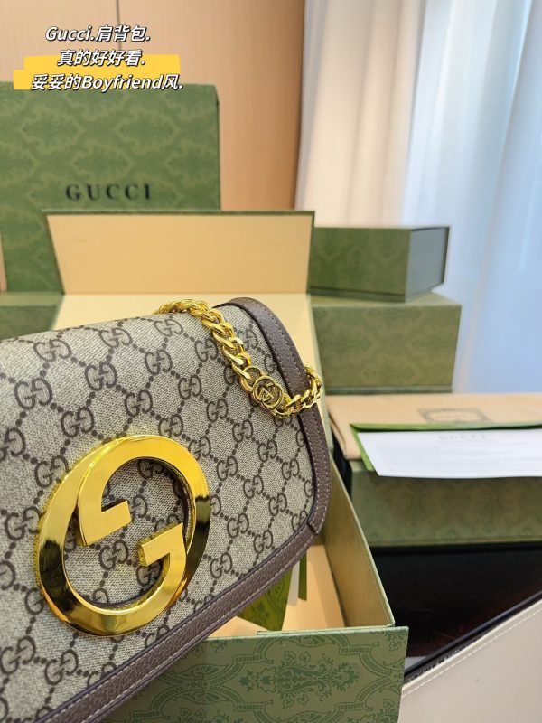 Gucci round interlocking double G metal logo chain bag 27*4*17cm brown - Image 3