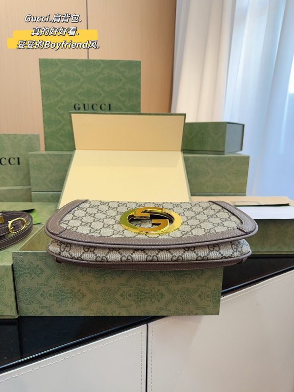 Gucci round interlocking double G metal logo chain bag 27*4*17cm brown - Image 4
