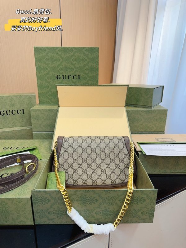 Gucci round interlocking double G metal logo chain bag 27*4*17cm brown - Image 5
