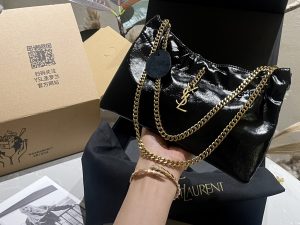 Saint Laurent cowhide metal label armpit bag 24*14cm black