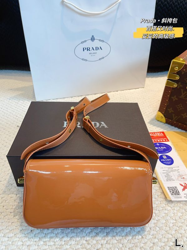 Prada metal label shoulder bag 21*4*10cm brown - Image 6