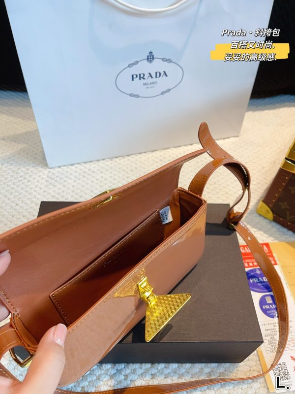 Prada metal label shoulder bag 21*4*10cm brown - Image 9