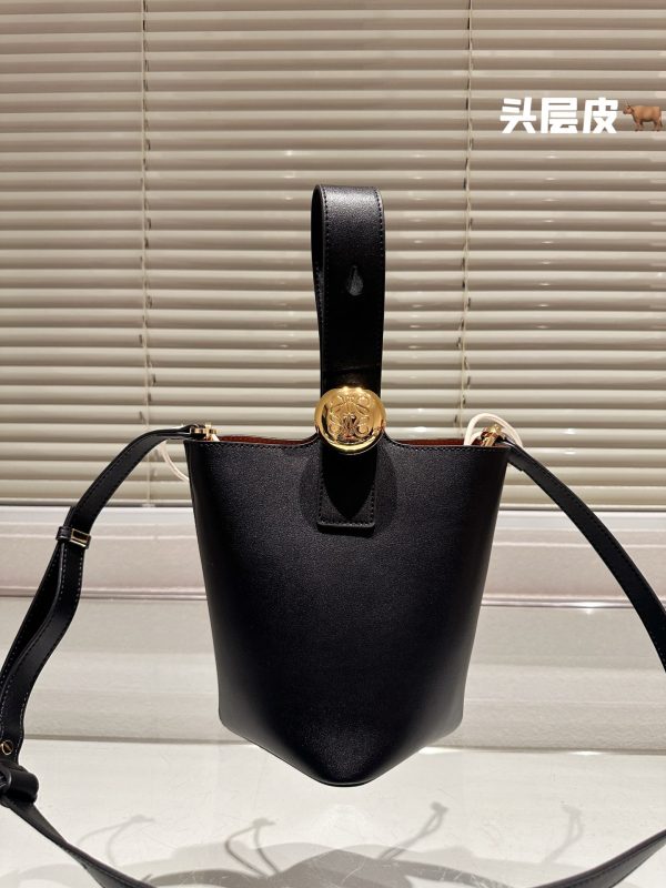 Loewe cowhide metal buckle bucket bag 22*20cm  black
