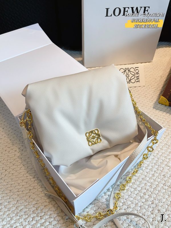 Loewe metal logo cloud bag 23*8*18cm white - Image 2