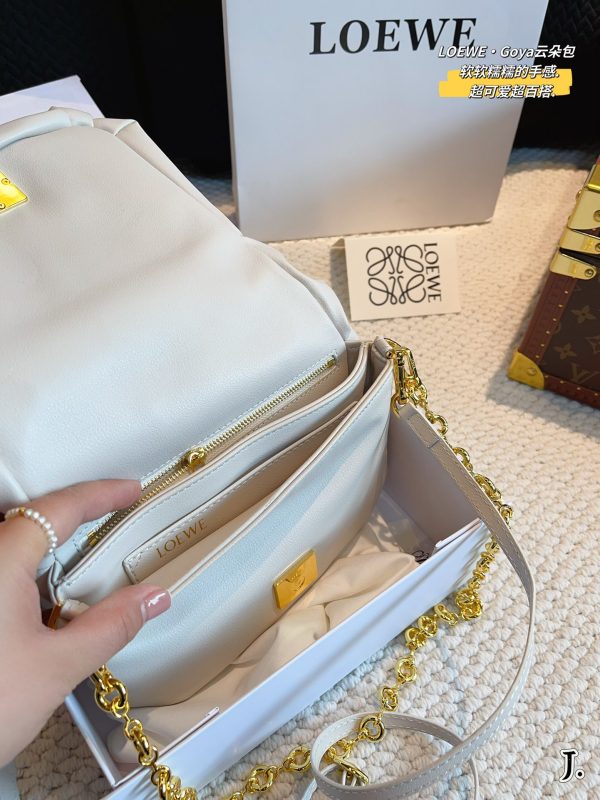Loewe metal logo cloud bag 23*8*18cm white - Image 9