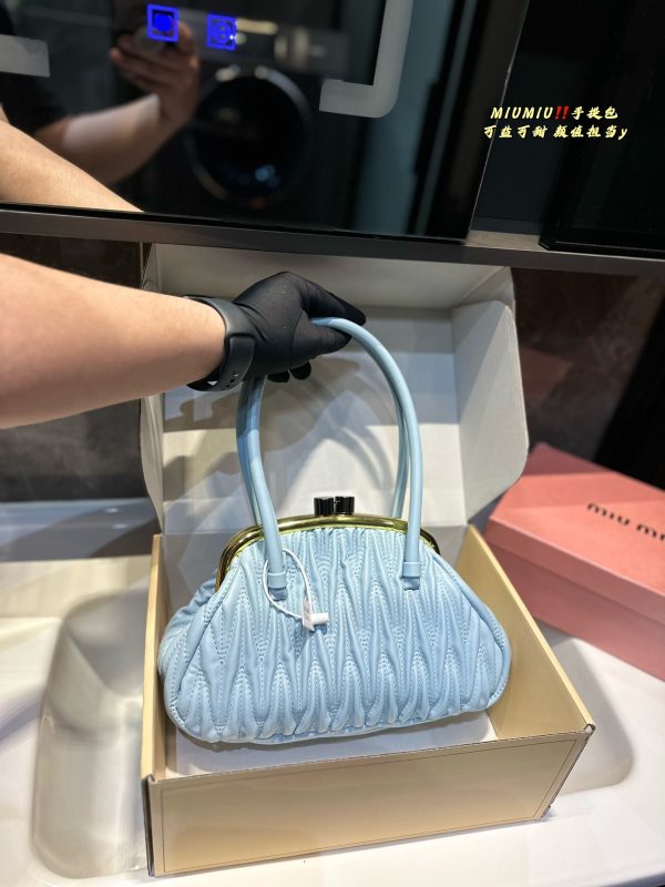 Miu Miu portable pleated bag 28*19cm - Image 2