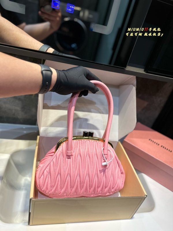 Miu Miu portable pleated bag 28*19cm - Image 5