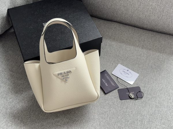 Prada cowhide tote bag 18*15cm - Image 5