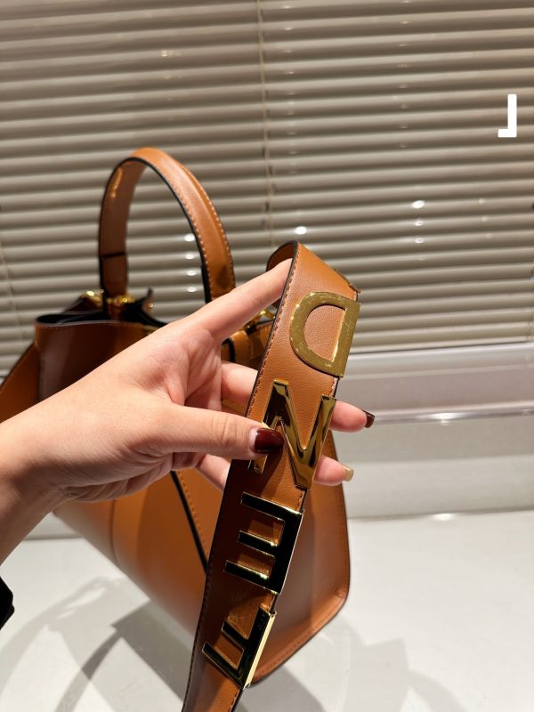 Fendi twist lock metal accessories handbag 30cm brown - Image 5