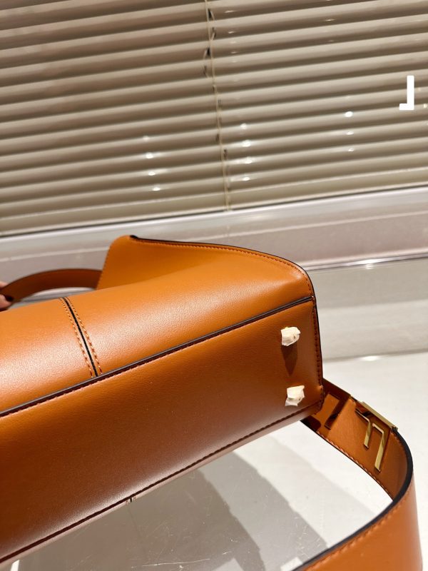Fendi twist lock metal accessories handbag 30cm brown - Image 7