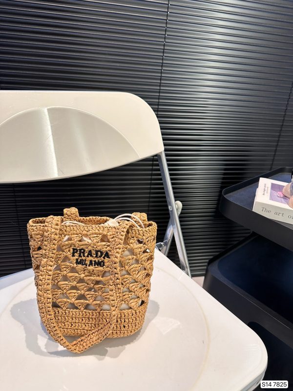 Prada woven tote bag 17*18cm brown - Image 3