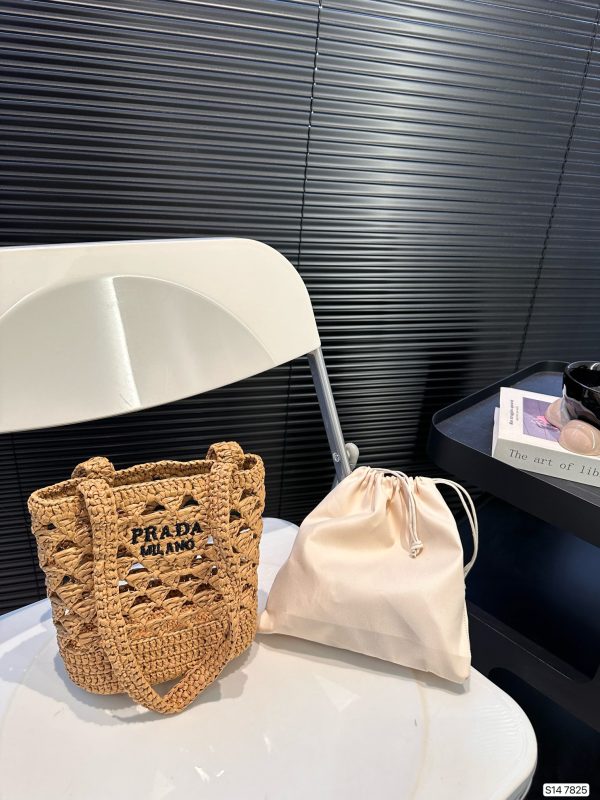 Prada woven tote bag 17*18cm brown - Image 4