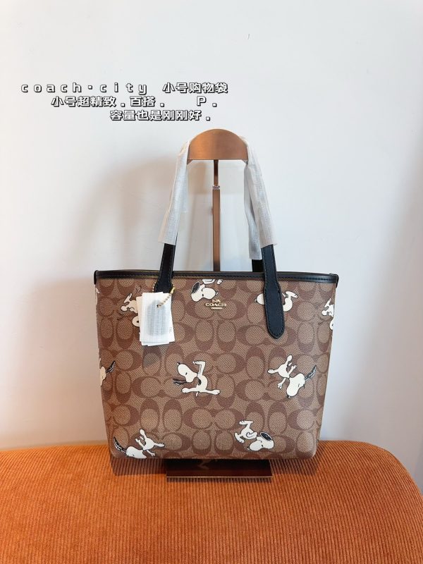 Coach Graffiti Tote Bag 22*11*20cm - Image 3