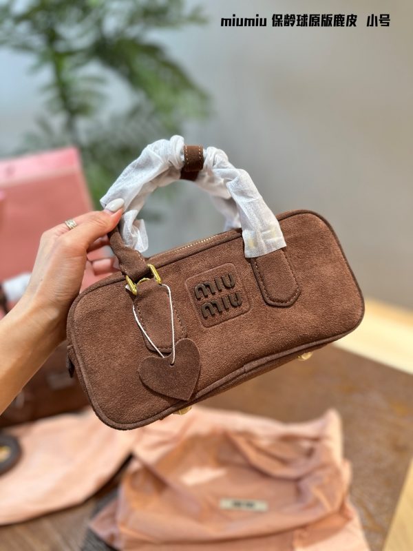 miumiu suede underarm bag brown 22cm/28cm - Image 3