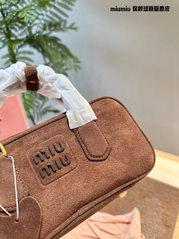 miumiu suede underarm bag brown 22cm/28cm - Image 4