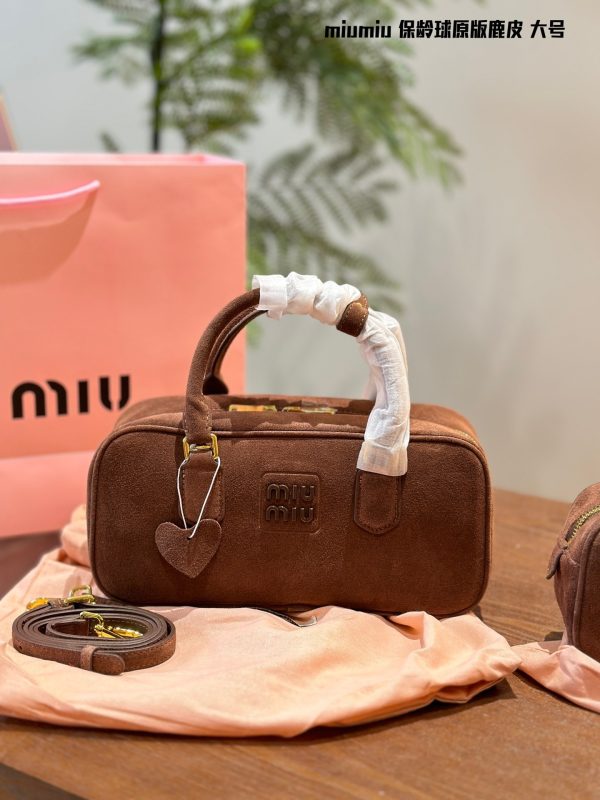 miumiu suede underarm bag brown 22cm/28cm - Image 6