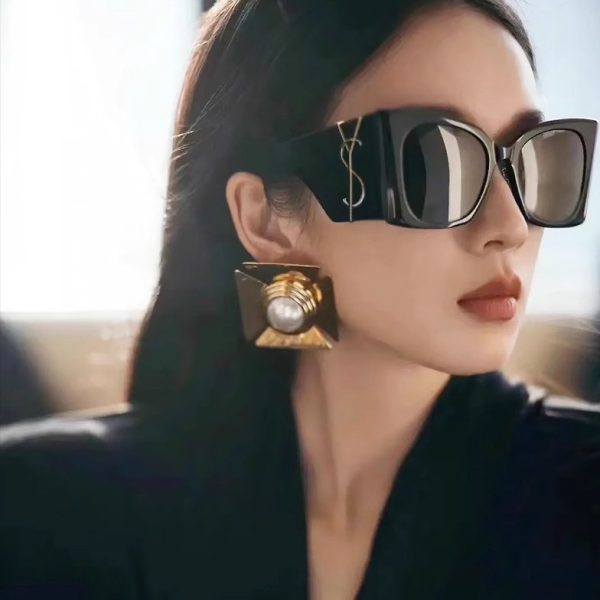PTE001 Yves Saint Laurent sunglasses - Image 2