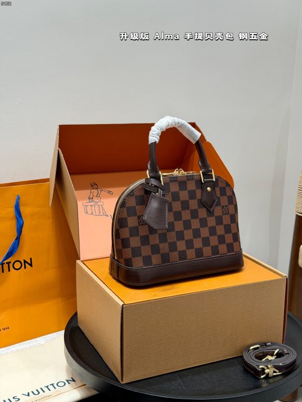 GJPJ001 LV ALMA monogram shell handbag with box. Dimensions: 25*20cm