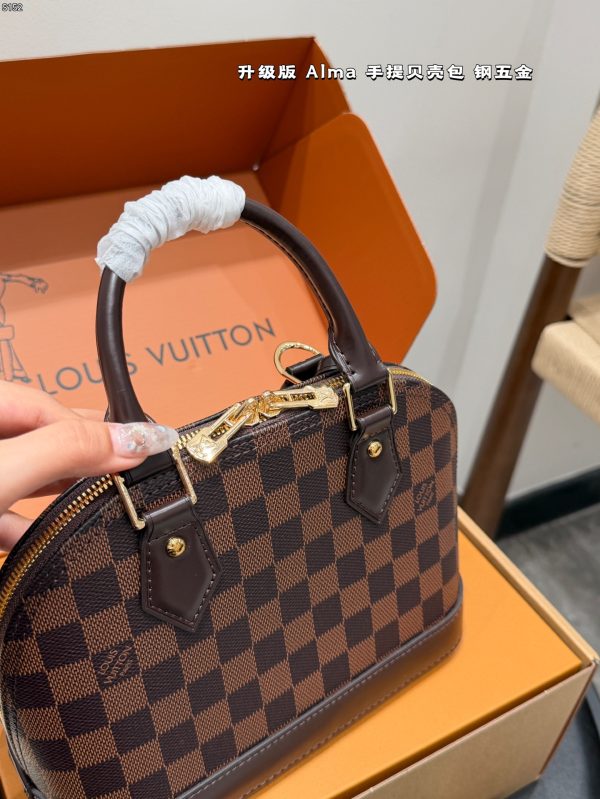 GJPJ001 LV ALMA monogram shell handbag with box. Dimensions: 25*20cm - Image 8