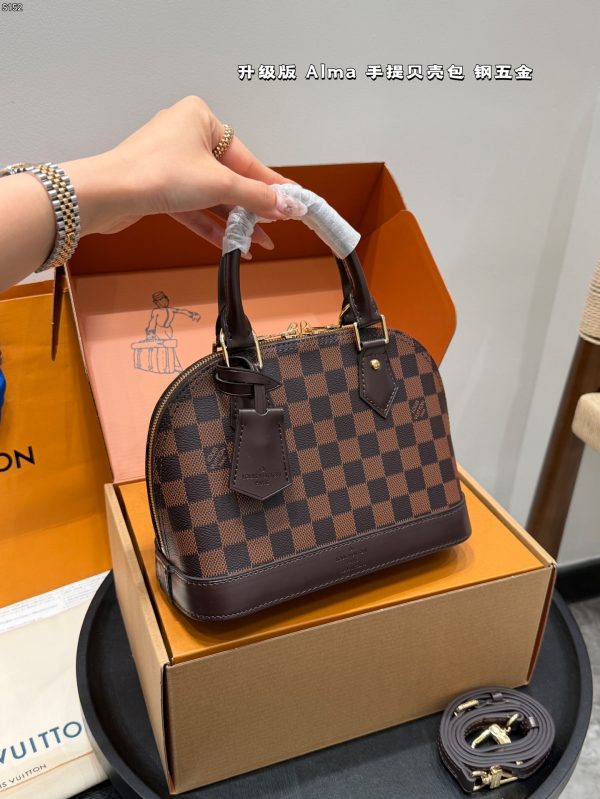 GJPJ001 LV ALMA monogram shell handbag with box. Dimensions: 25*20cm - Image 9
