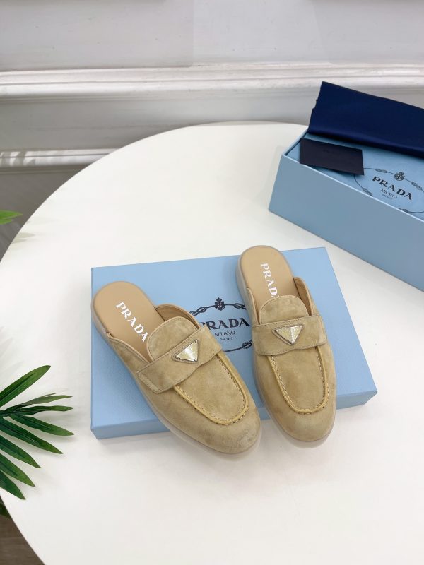 GG001 Prada loafers/slip-on shoes, sizes 35-40