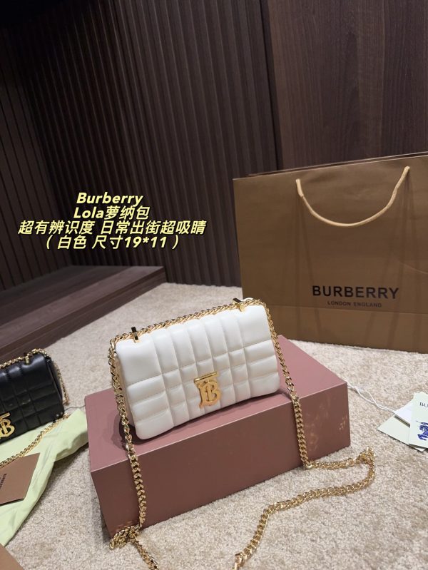 FF001 Burberry Lola bag, size 19*11cm, comes with box. - Image 2