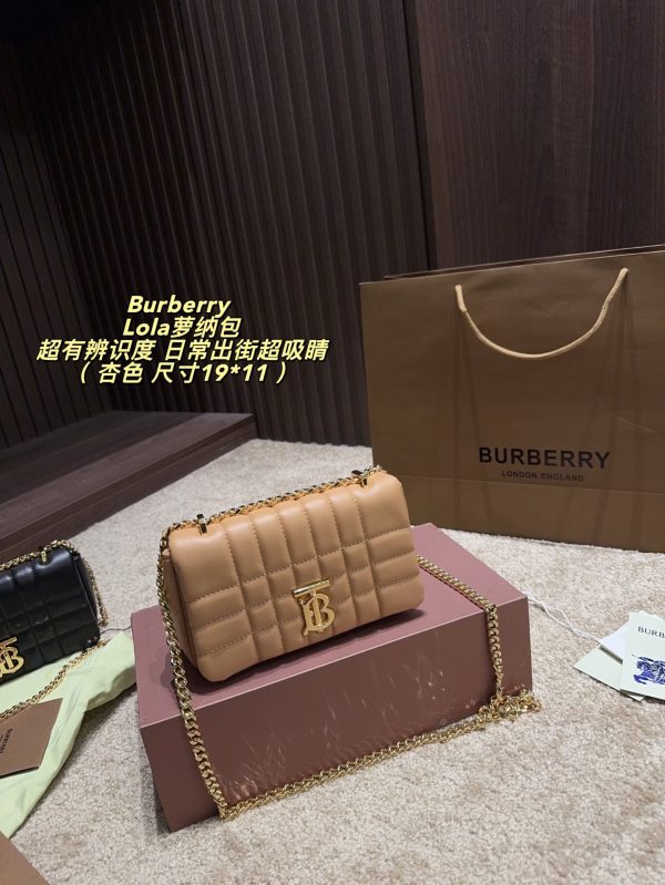 FF001 Burberry Lola bag, size 19*11cm, comes with box. - Image 3