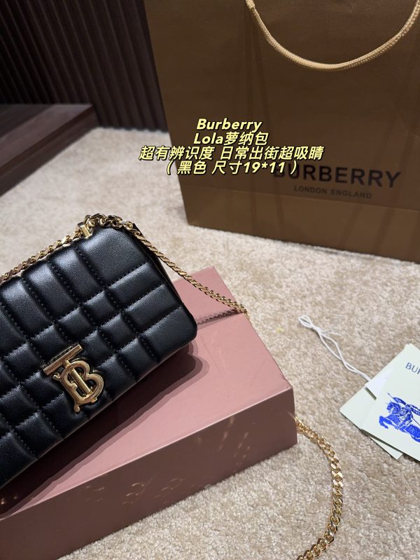 FF001 Burberry Lola bag, size 19*11cm, comes with box. - Image 9