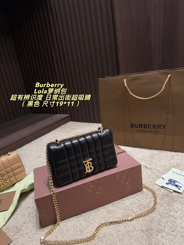 FF001 Burberry Lola bag, size 19*11cm, comes with box.