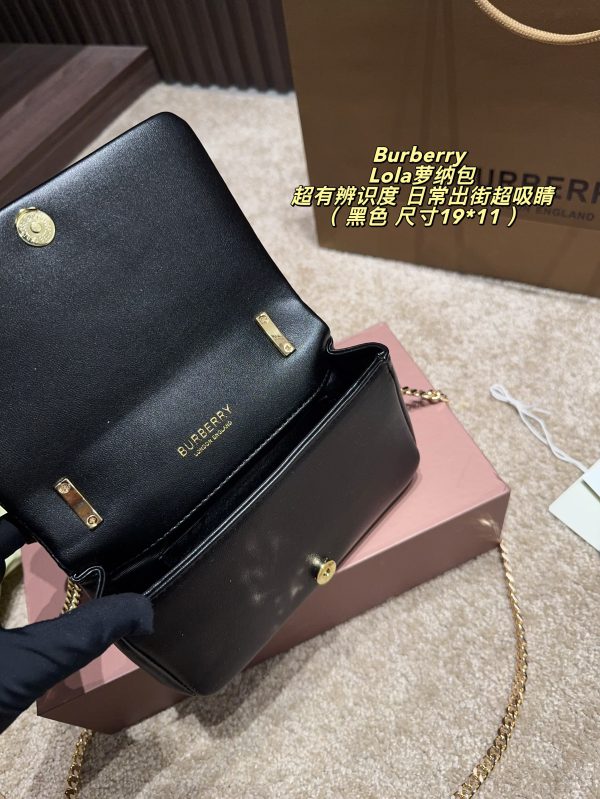FF001 Burberry Lola bag, size 19*11cm, comes with box. - Image 5