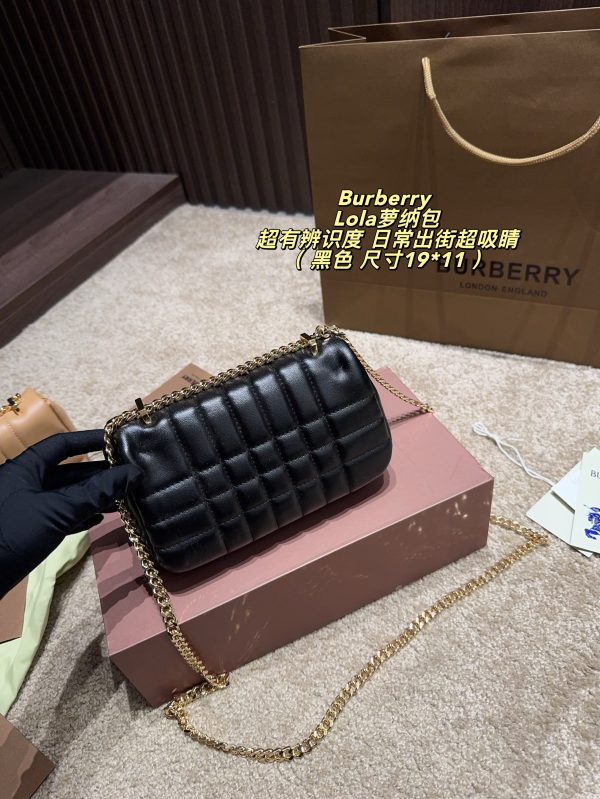 FF001 Burberry Lola bag, size 19*11cm, comes with box. - Image 6
