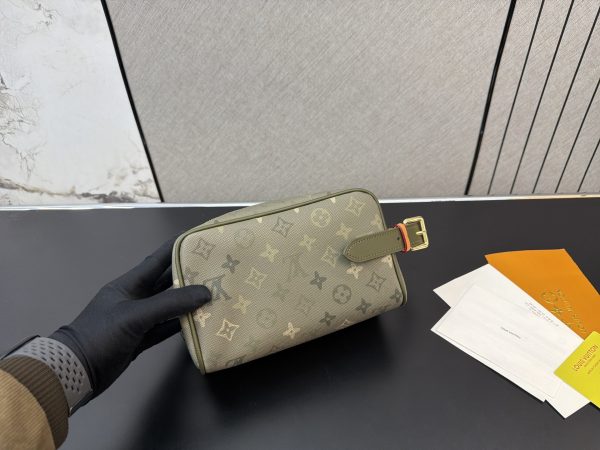 XX001 LV Louis Vuitton Dopp kit studded print toiletry bag with box Size 12 x 22cm - Image 3