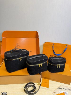 XX001 LV Louis Vuitton Nice Collection vanity case, suede, Dimensions: 23 x 18 cm / 21 x 15 cm / 17 x 13 cm