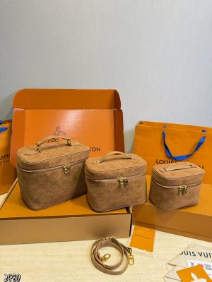 XX001 LV Louis Vuitton Nice Collection vanity case, suede, Dimensions: 23 x 18 cm / 21 x 15 cm / 17 x 13 cm (4 colors)