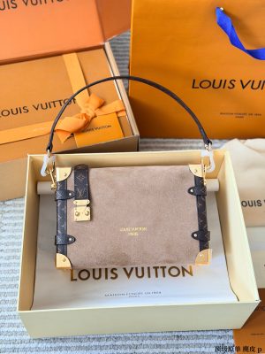 XX001 LV Louis Vuitton Side Trunk BB Suede Handbag Size: 27cm